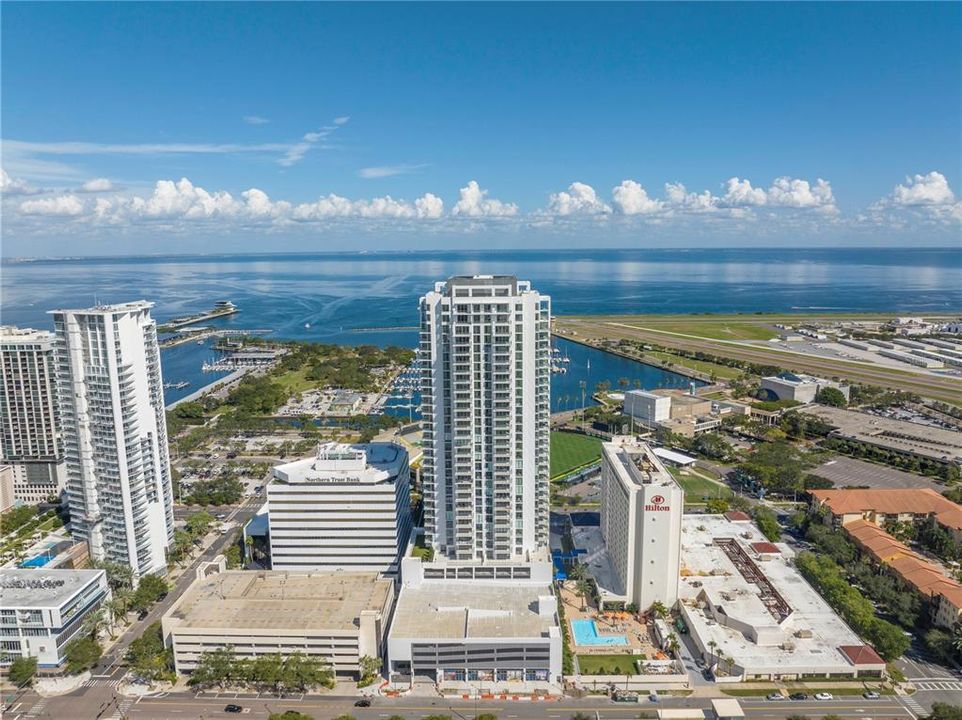 For Sale: $2,625,000 (3 beds, 4 baths, 2712 Square Feet)