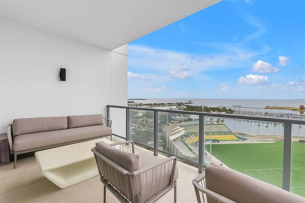 For Sale: $2,625,000 (3 beds, 4 baths, 2712 Square Feet)