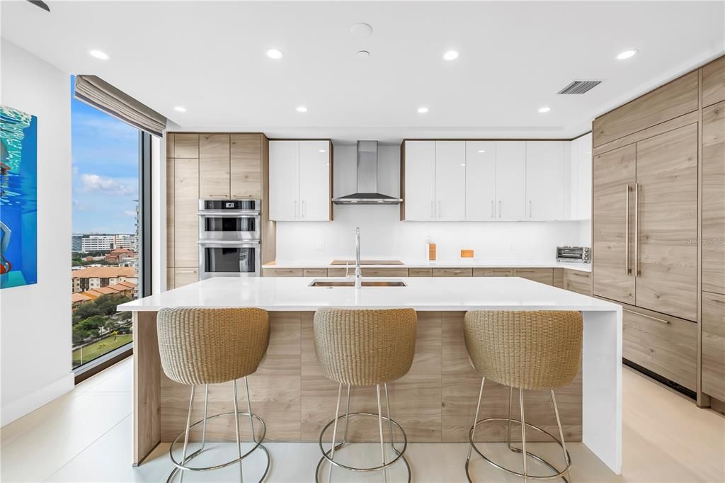 For Sale: $2,625,000 (3 beds, 4 baths, 2712 Square Feet)