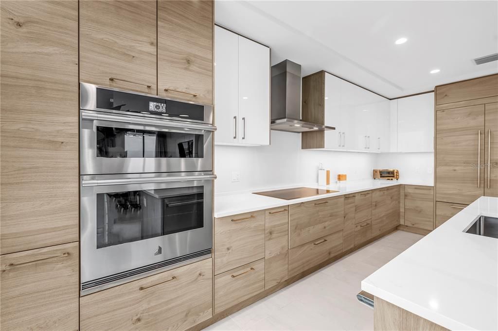 For Sale: $2,625,000 (3 beds, 4 baths, 2712 Square Feet)