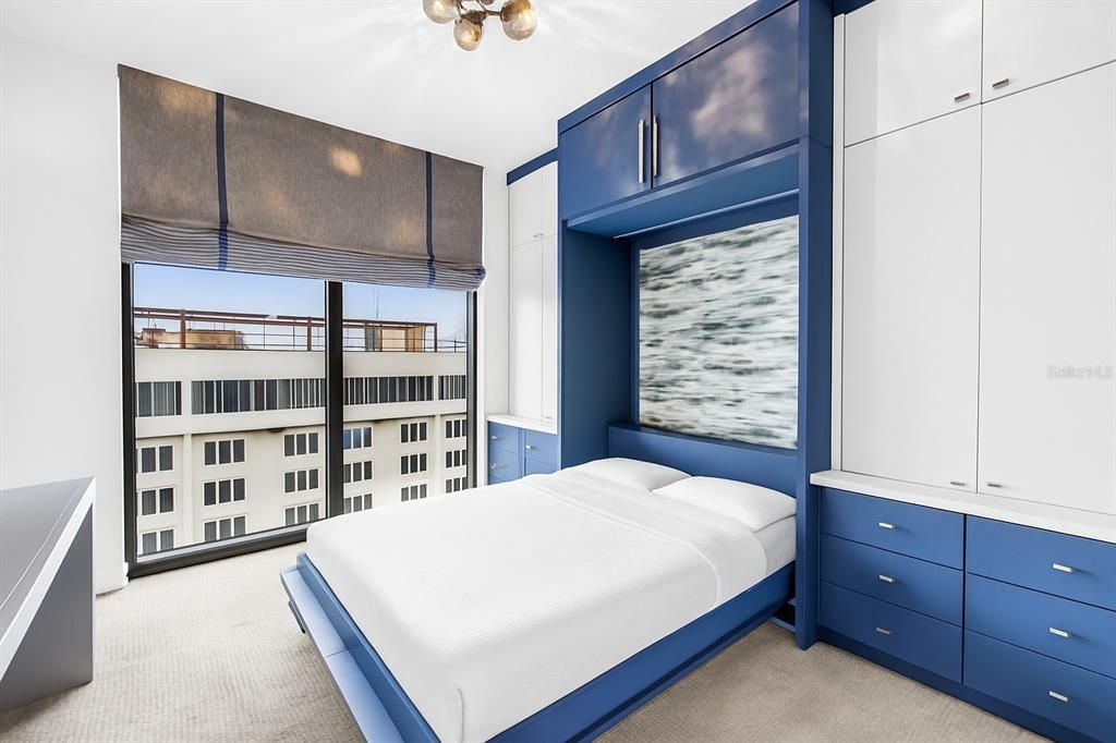 For Sale: $2,625,000 (3 beds, 4 baths, 2712 Square Feet)