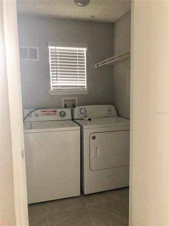 For Rent: $1,350 (1 beds, 1 baths, 762 Square Feet)