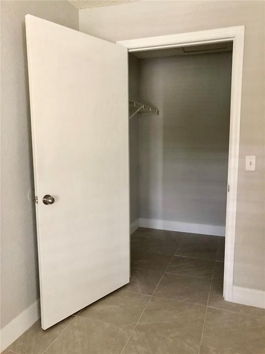 For Rent: $1,350 (1 beds, 1 baths, 762 Square Feet)