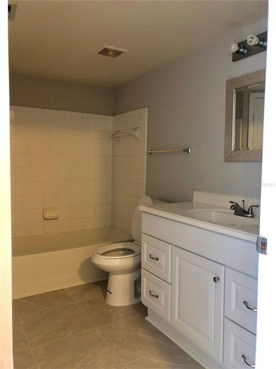 For Rent: $1,350 (1 beds, 1 baths, 762 Square Feet)