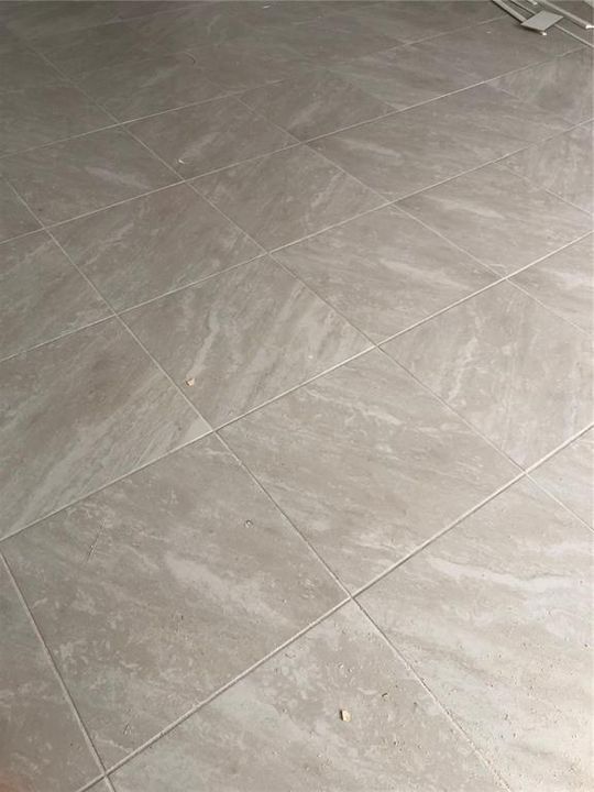 For Rent: $1,350 (1 beds, 1 baths, 762 Square Feet)