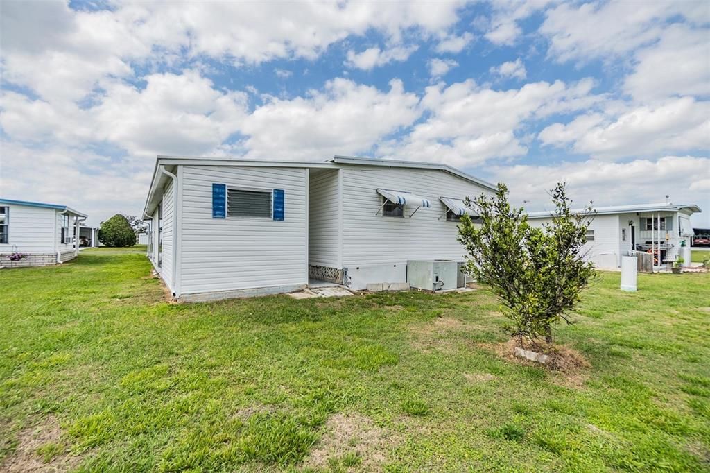 Под контрактом: $133,000 (3 спален, 2 ванн, 1368 Квадратных фут)