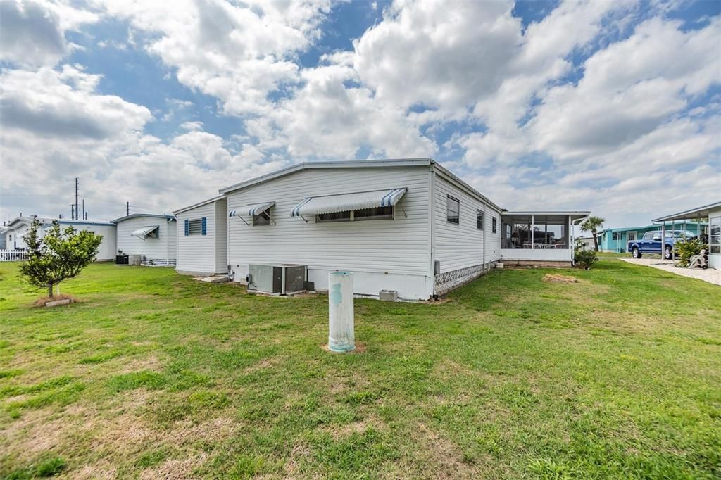 Под контрактом: $133,000 (3 спален, 2 ванн, 1368 Квадратных фут)