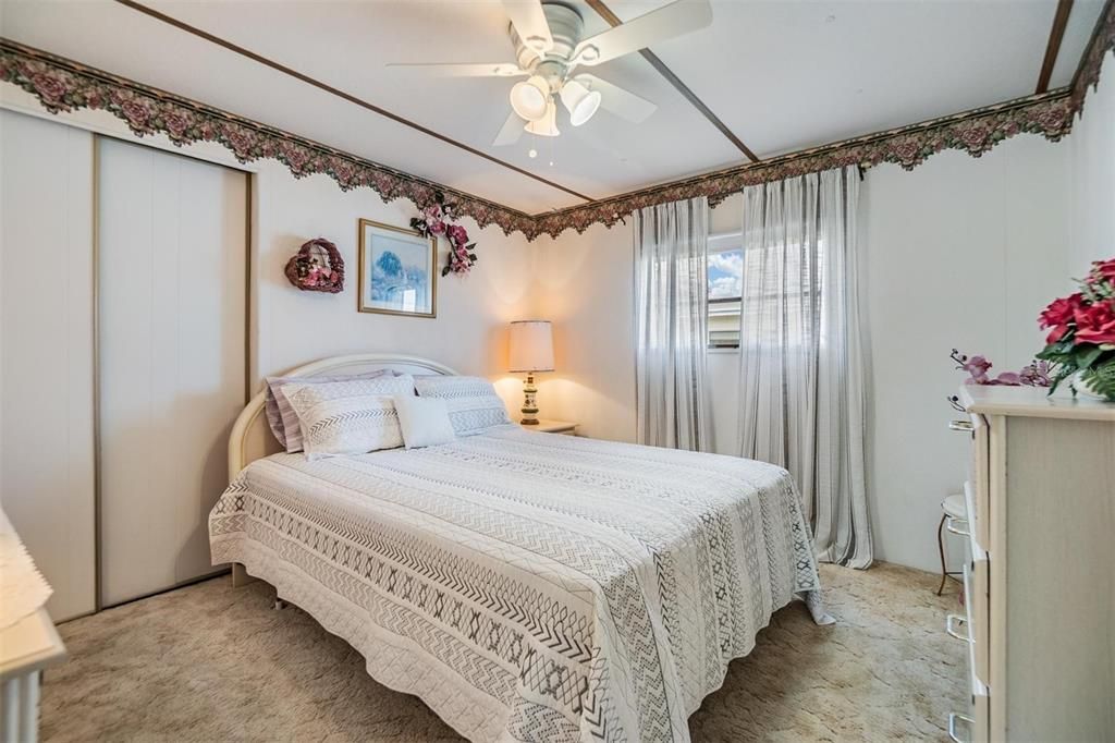 Под контрактом: $133,000 (3 спален, 2 ванн, 1368 Квадратных фут)