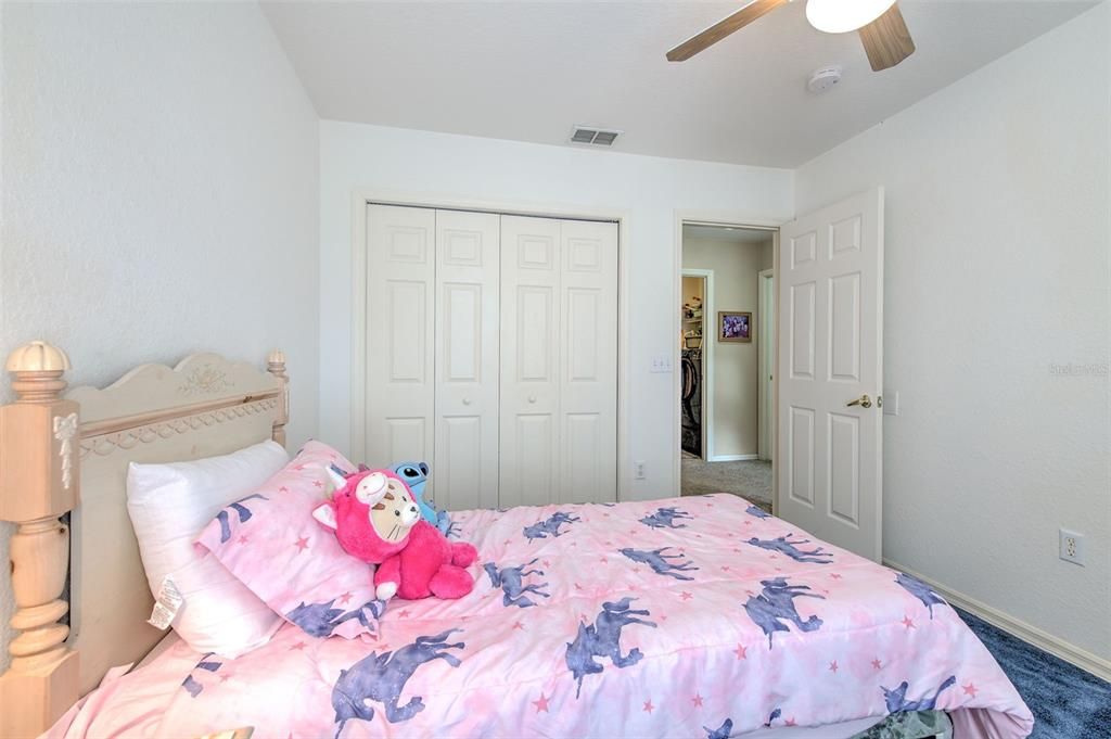 Activo con contrato: $359,900 (4 camas, 2 baños, 2130 Pies cuadrados)