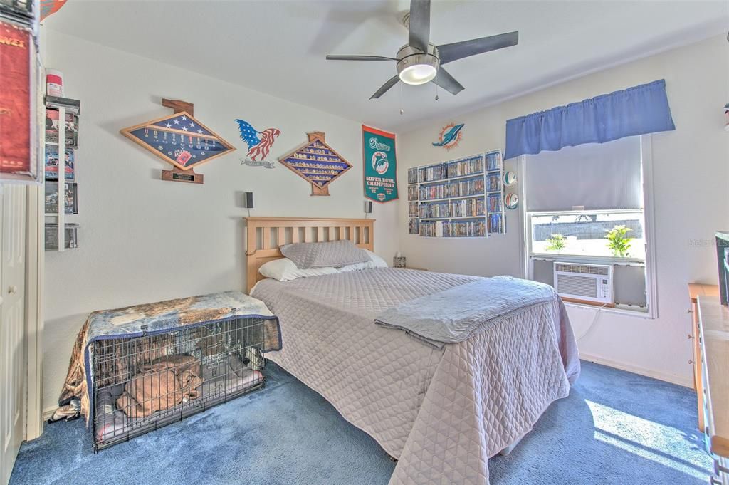 Activo con contrato: $359,900 (4 camas, 2 baños, 2130 Pies cuadrados)