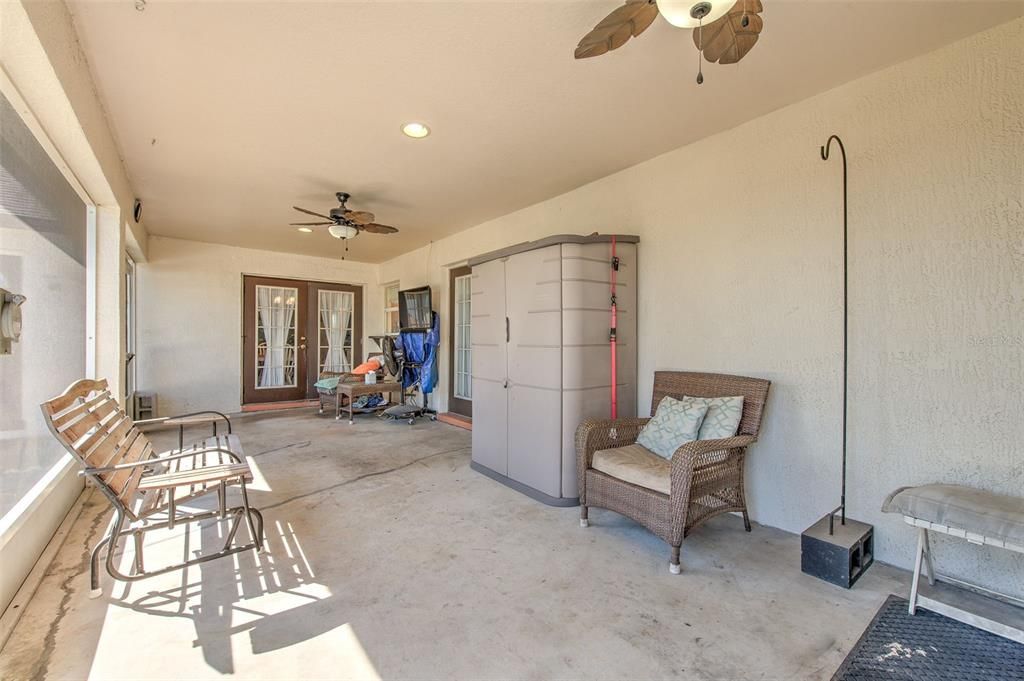 Activo con contrato: $359,900 (4 camas, 2 baños, 2130 Pies cuadrados)