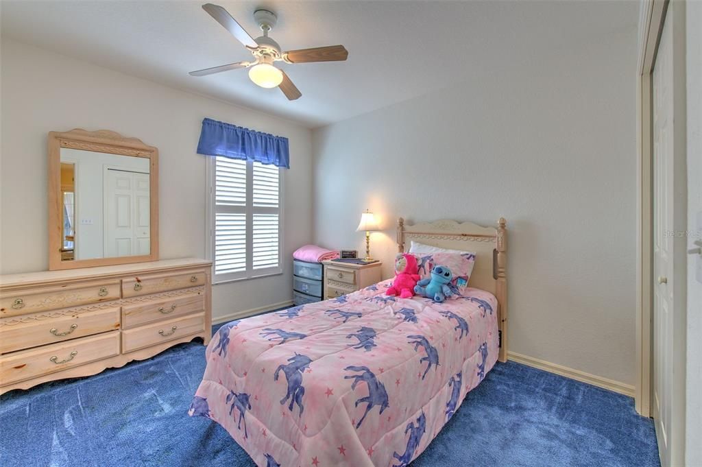 Activo con contrato: $359,900 (4 camas, 2 baños, 2130 Pies cuadrados)