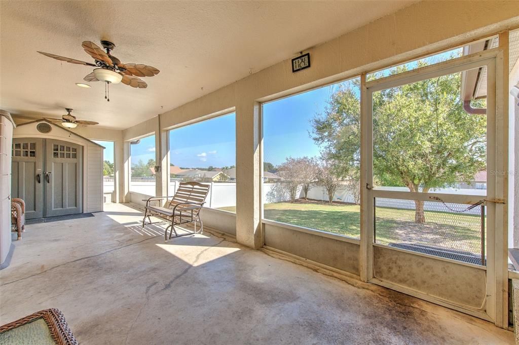 Activo con contrato: $359,900 (4 camas, 2 baños, 2130 Pies cuadrados)