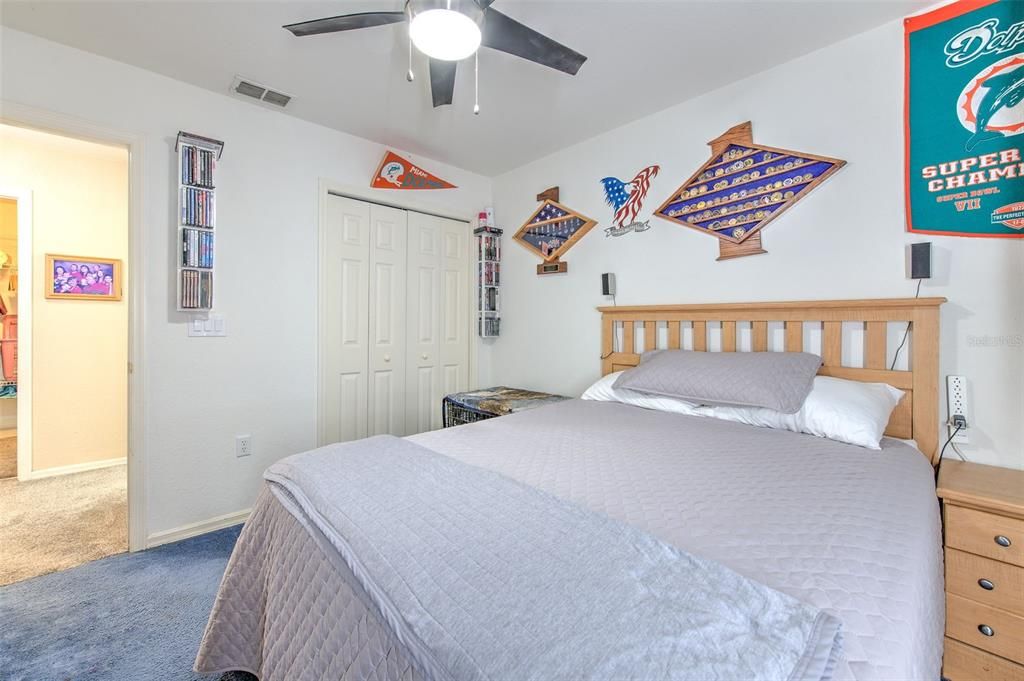 Activo con contrato: $359,900 (4 camas, 2 baños, 2130 Pies cuadrados)