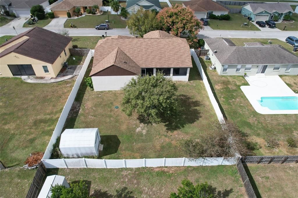 Activo con contrato: $359,900 (4 camas, 2 baños, 2130 Pies cuadrados)