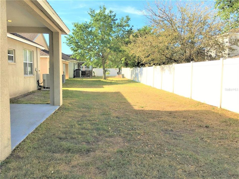 For Rent: $1,900 (4 beds, 2 baths, 1913 Square Feet)