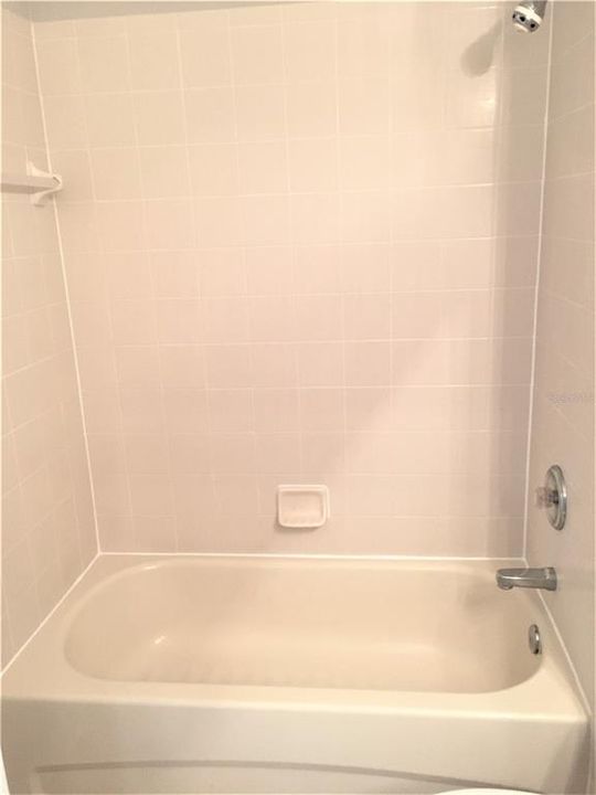 For Rent: $1,900 (4 beds, 2 baths, 1913 Square Feet)