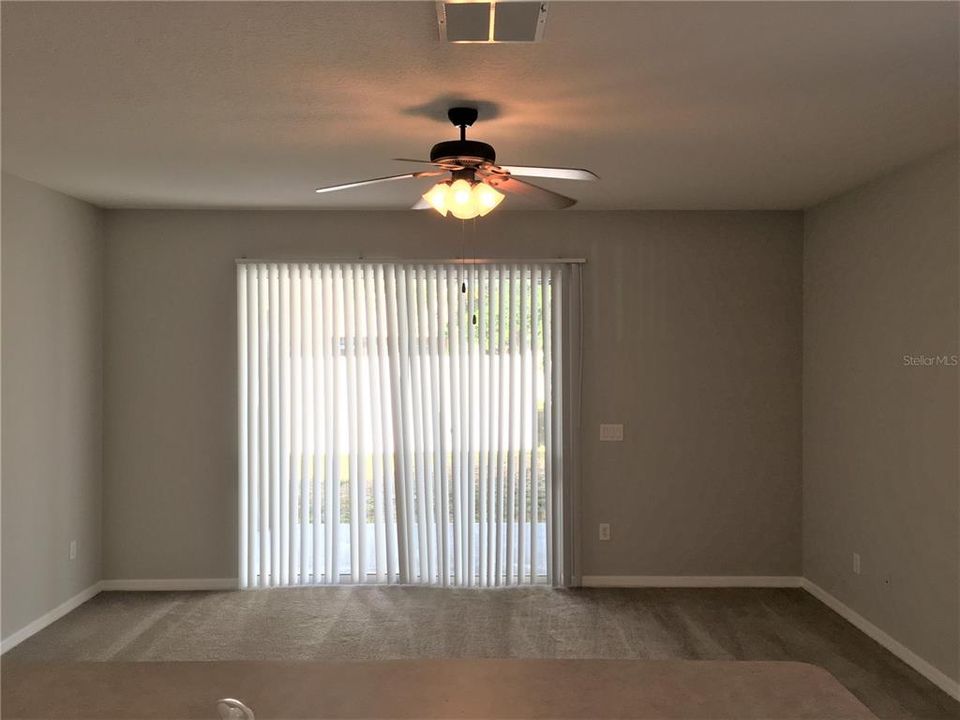 For Rent: $1,900 (4 beds, 2 baths, 1913 Square Feet)