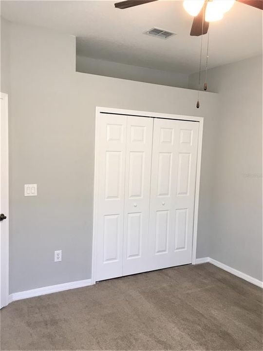 For Rent: $1,900 (4 beds, 2 baths, 1913 Square Feet)