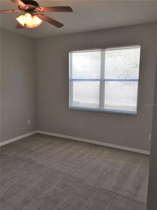 For Rent: $1,900 (4 beds, 2 baths, 1913 Square Feet)