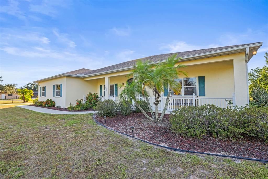 For Sale: $1,100,000 (4 beds, 2 baths, 3095 Square Feet)