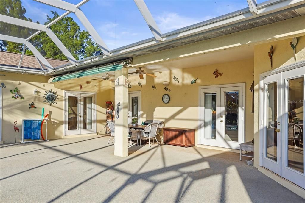 For Sale: $1,100,000 (4 beds, 2 baths, 3095 Square Feet)