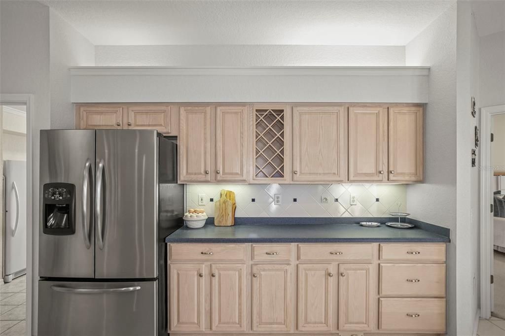 For Sale: $1,100,000 (4 beds, 2 baths, 3095 Square Feet)