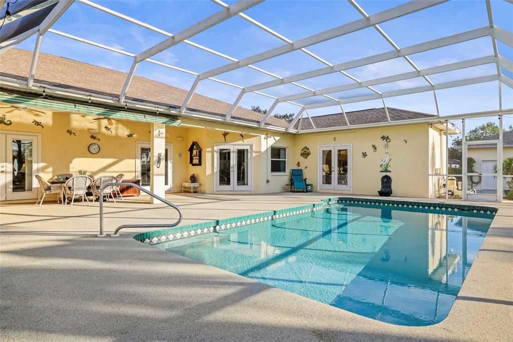 For Sale: $1,100,000 (4 beds, 2 baths, 3095 Square Feet)