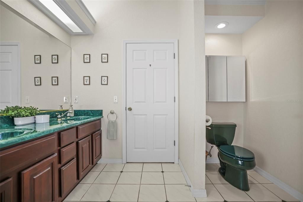 For Sale: $1,100,000 (4 beds, 2 baths, 3095 Square Feet)