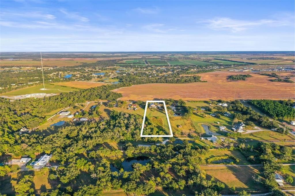 For Sale: $1,100,000 (4 beds, 2 baths, 3095 Square Feet)