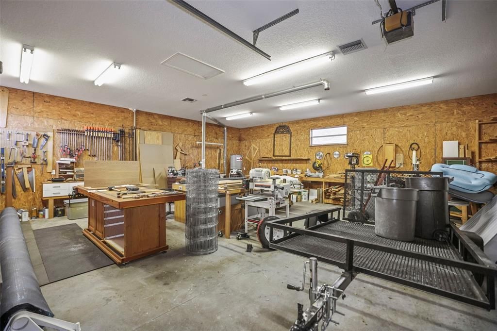 For Sale: $1,100,000 (4 beds, 2 baths, 3095 Square Feet)