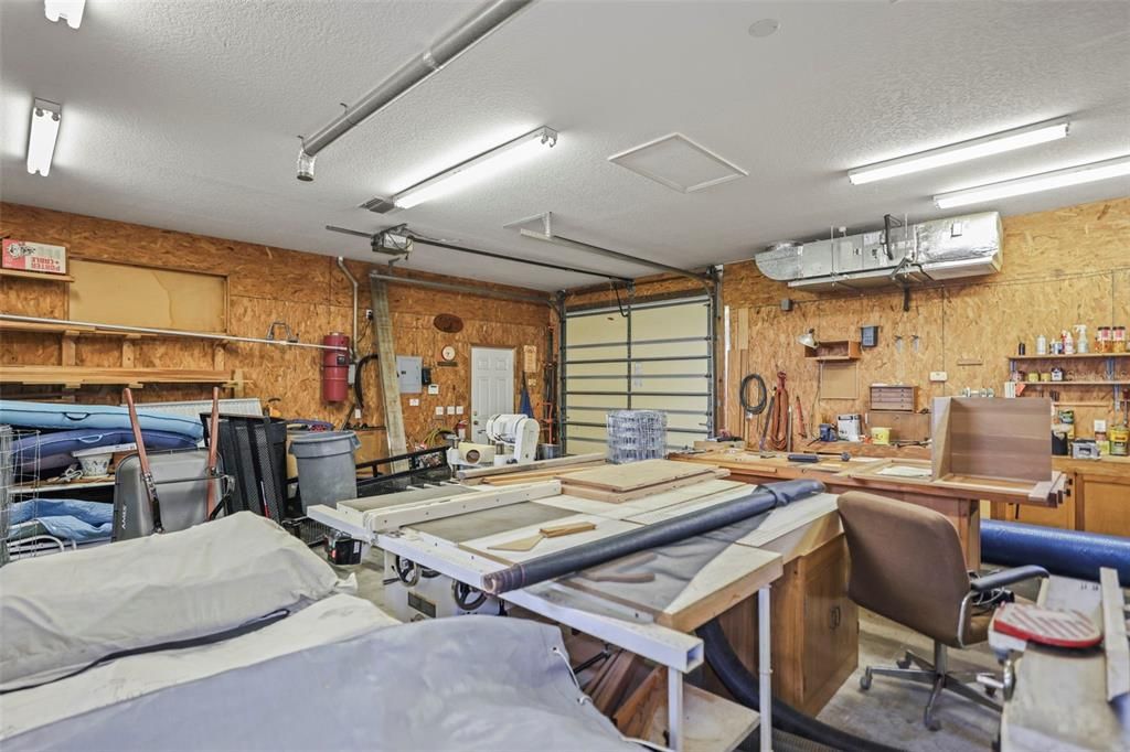 For Sale: $1,100,000 (4 beds, 2 baths, 3095 Square Feet)