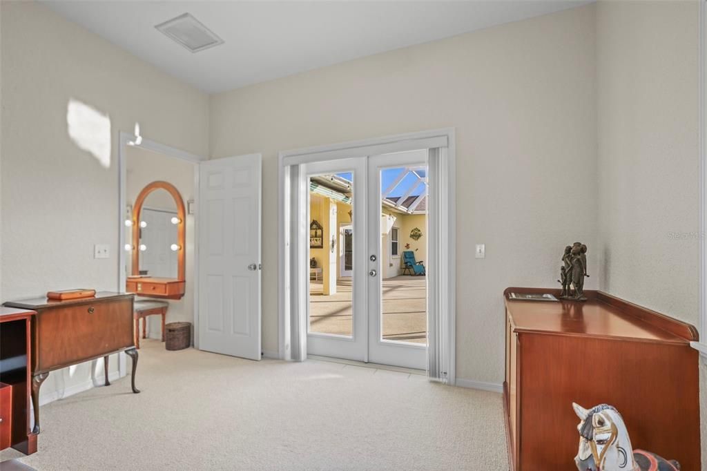 For Sale: $1,100,000 (4 beds, 2 baths, 3095 Square Feet)