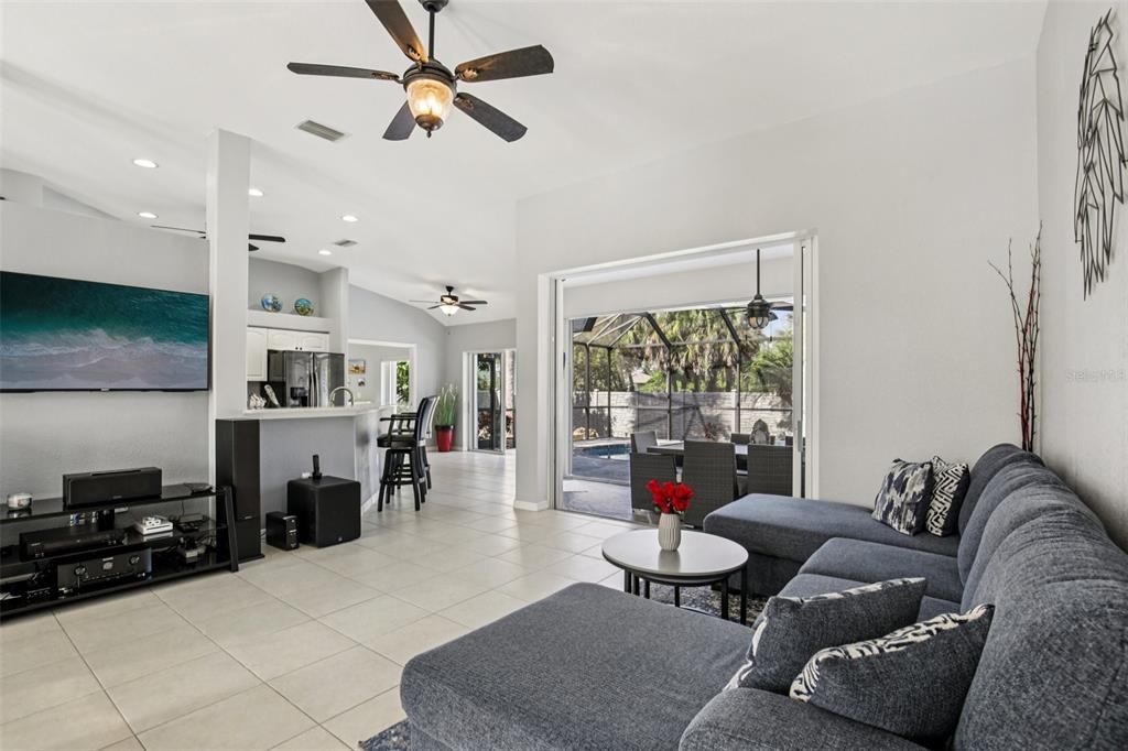 Active With Contract: $499,500 (3 beds, 2 baths, 2064 Square Feet)