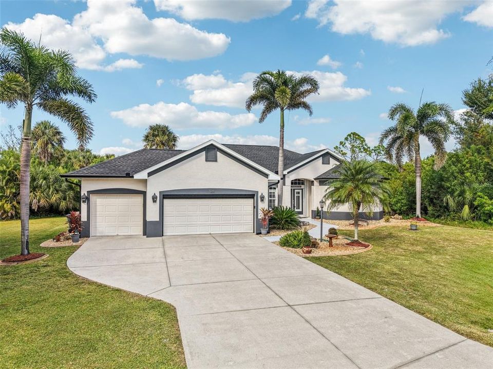 Active With Contract: $499,500 (3 beds, 2 baths, 2064 Square Feet)