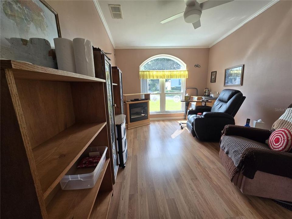 待售: $320,000 (3 贝兹, 2 浴室, 1910 平方英尺)