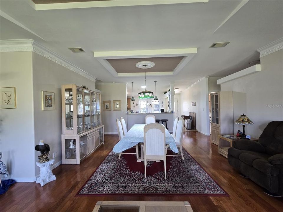 待售: $320,000 (3 贝兹, 2 浴室, 1910 平方英尺)