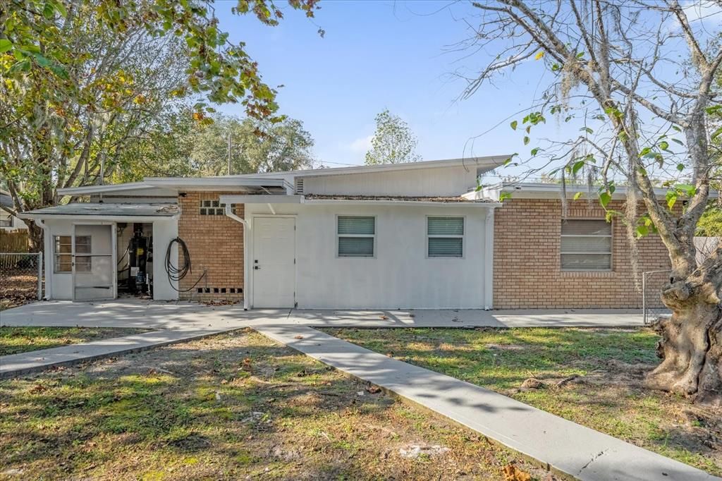 En Venta: $329,000 (3 camas, 2 baños, 2039 Pies cuadrados)