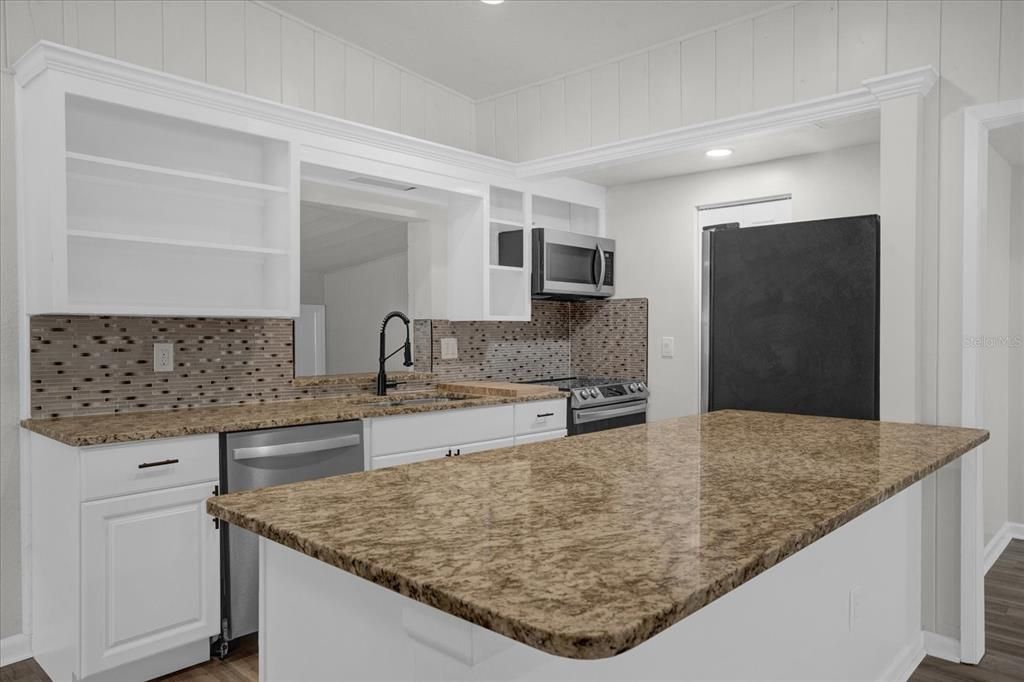 En Venta: $329,000 (3 camas, 2 baños, 2039 Pies cuadrados)