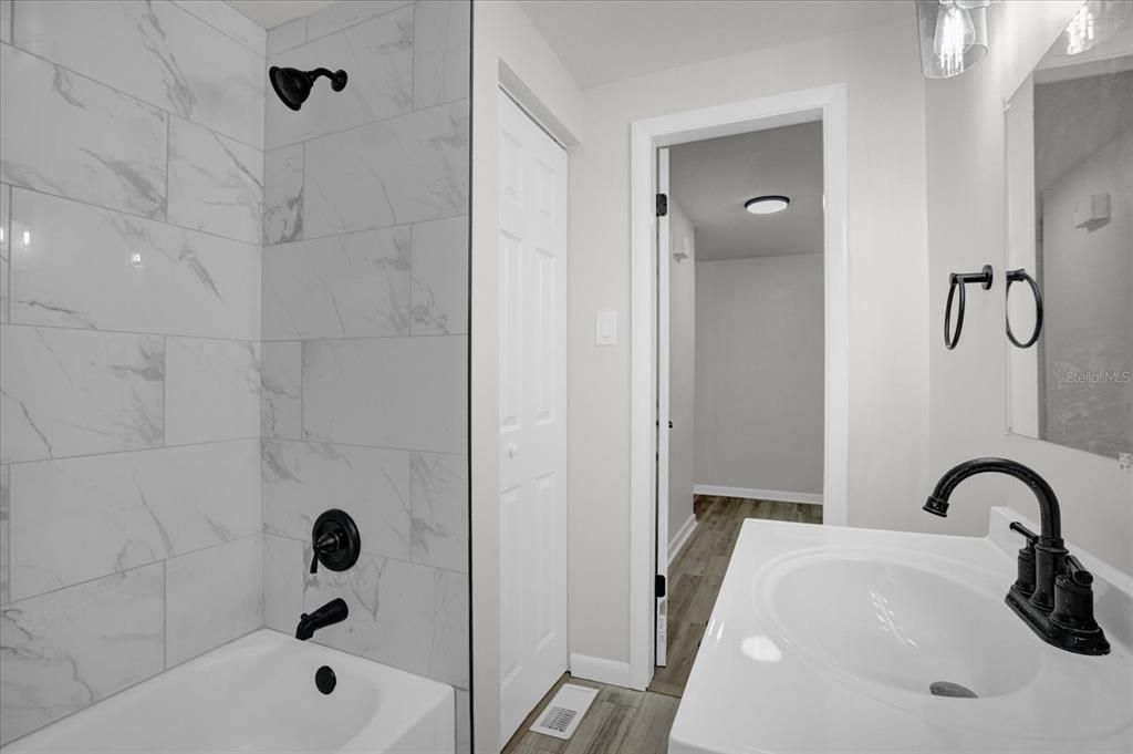 En Venta: $329,000 (3 camas, 2 baños, 2039 Pies cuadrados)