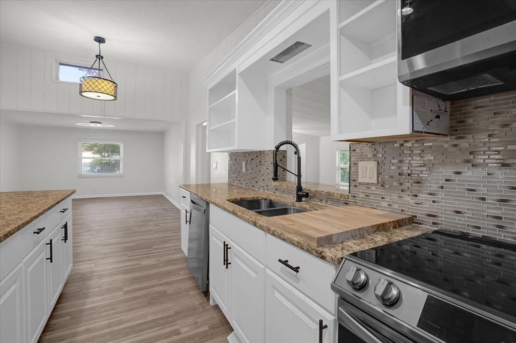 En Venta: $329,000 (3 camas, 2 baños, 2039 Pies cuadrados)