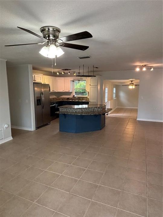 For Sale: $245,000 (3 beds, 1 baths, 1595 Square Feet)