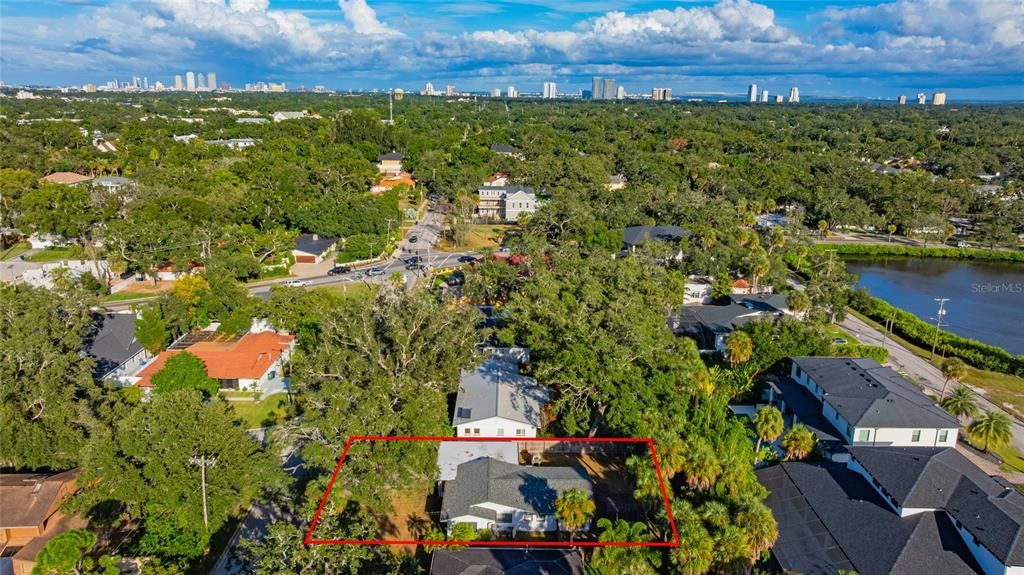 For Sale: $2,899,000 (5 beds, 5 baths, 4500 Square Feet)