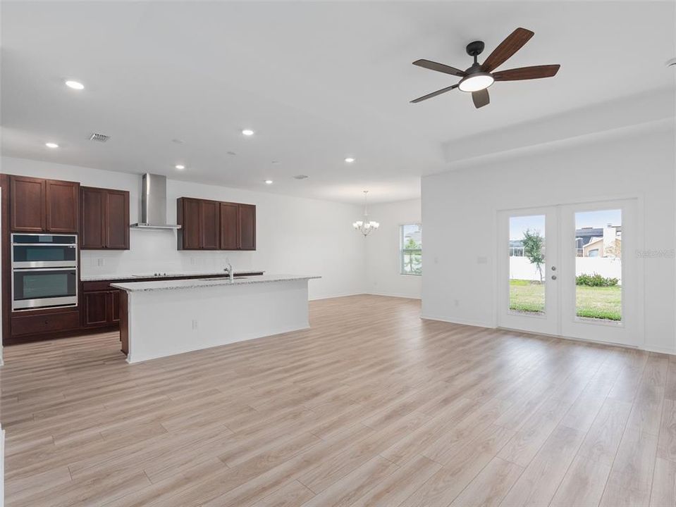 出租: $2,700 (4 贝兹, 3 浴室, 2211 平方英尺)