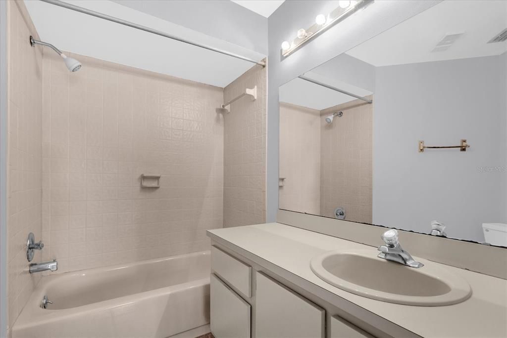 Active With Contract: $149,000 (2 beds, 2 baths, 820 Square Feet)