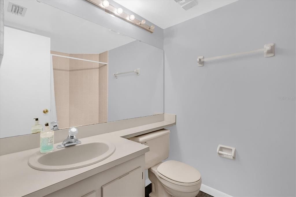 Active With Contract: $149,000 (2 beds, 2 baths, 820 Square Feet)