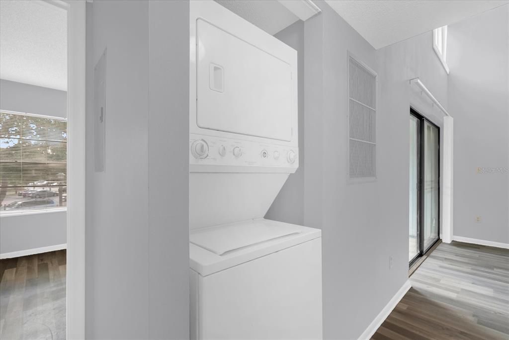 Active With Contract: $149,000 (2 beds, 2 baths, 820 Square Feet)