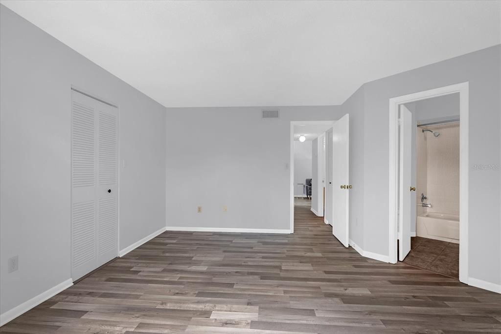 Active With Contract: $149,000 (2 beds, 2 baths, 820 Square Feet)