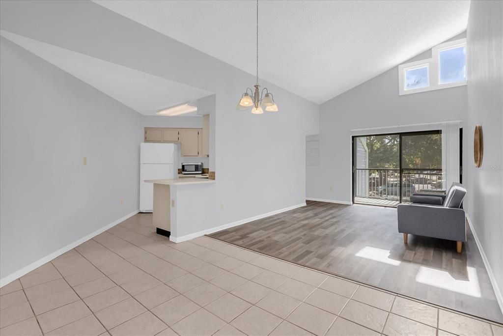 Active With Contract: $149,000 (2 beds, 2 baths, 820 Square Feet)