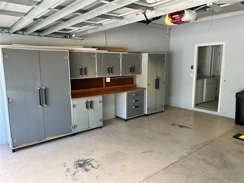 Active With Contract: $2,100 (3 beds, 2 baths, 1581 Square Feet)